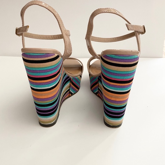 ‼️SOLD‼️ Steve Madden Wedges - Picture 5 of 6